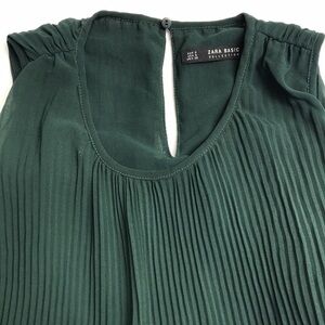 Zara Basic Collection Forest Green Pleated Flare Sleeveless Blouse Size Small